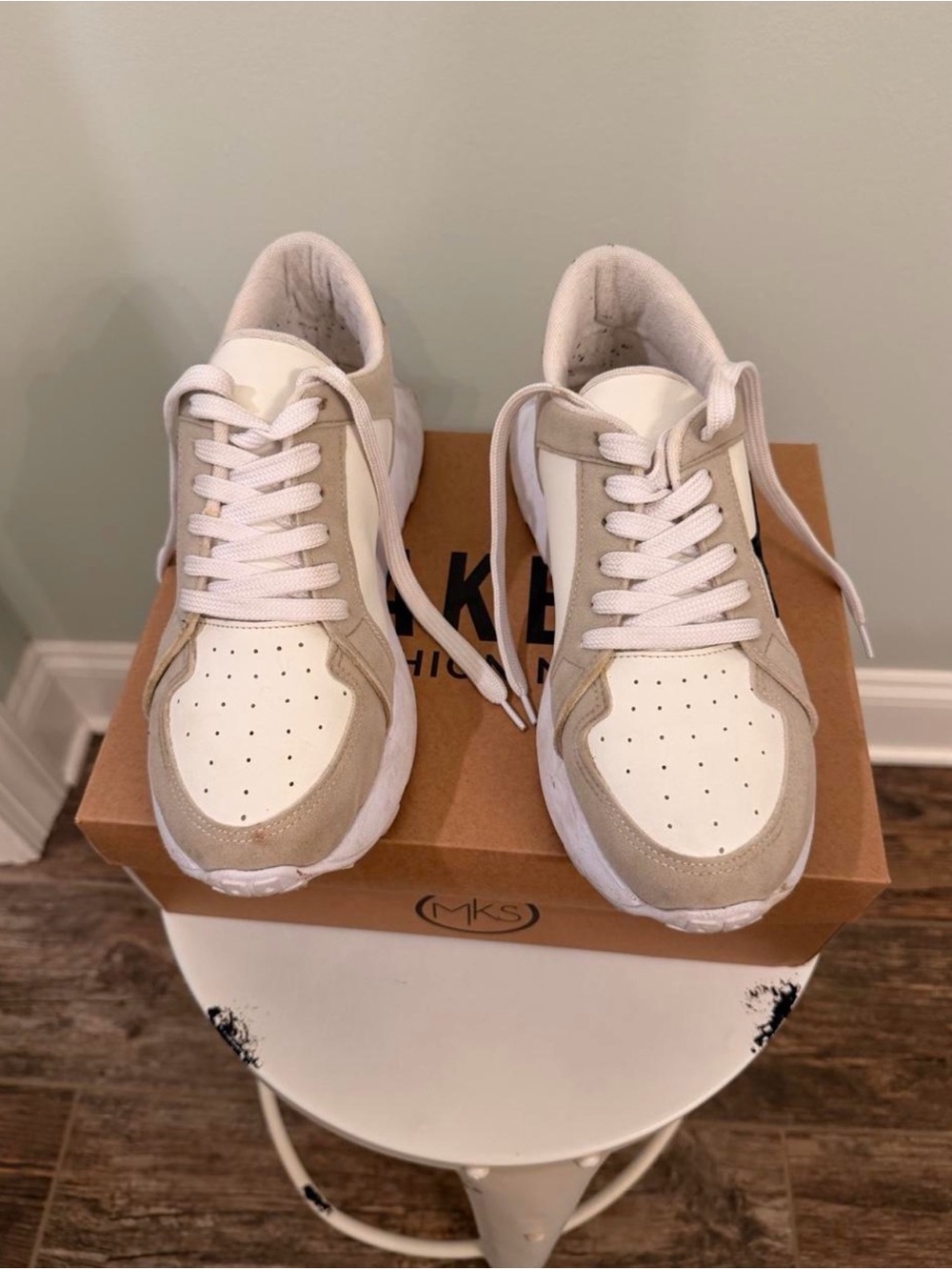 Neutral White & Beige Women's Sneakers